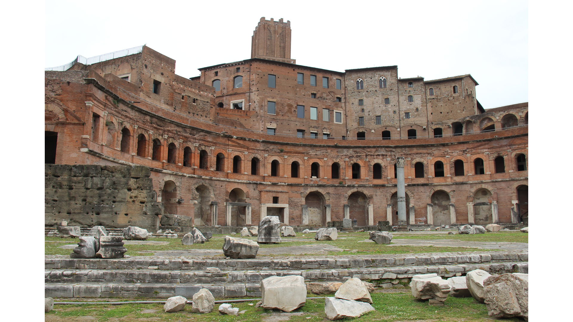 Forum de Trajan : Photo prise à Rome aujourd'hui. "Marchés" de Trajan