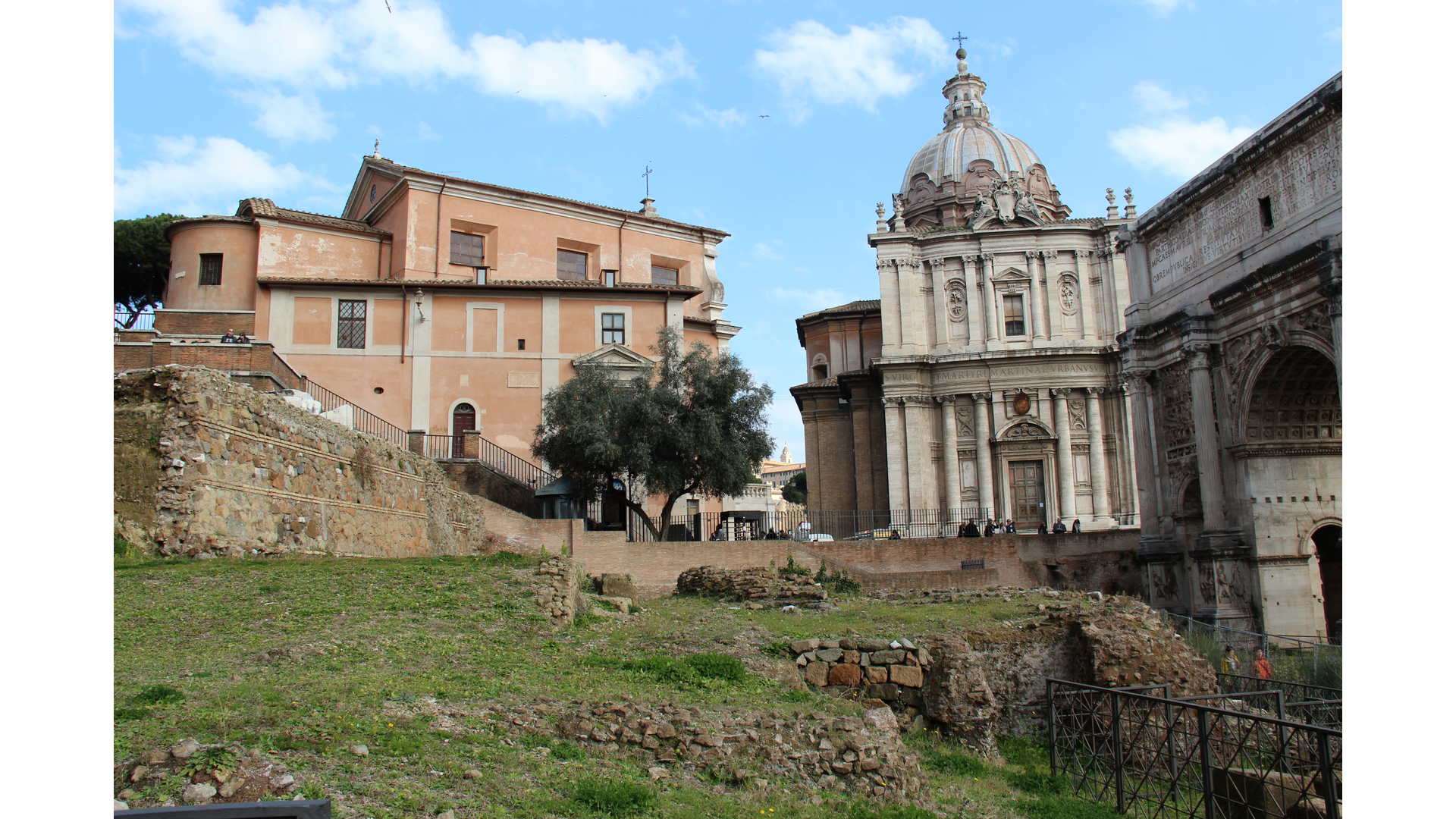 Temple de la Concorde : Photo prise à Rome aujourd'hui.