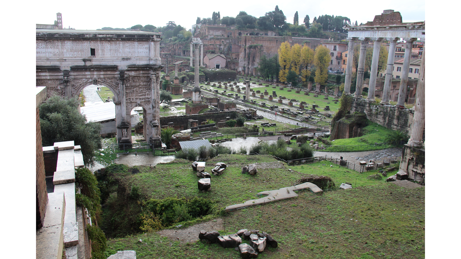 Temple de la Concorde : Photo prise à Rome aujourd'hui.