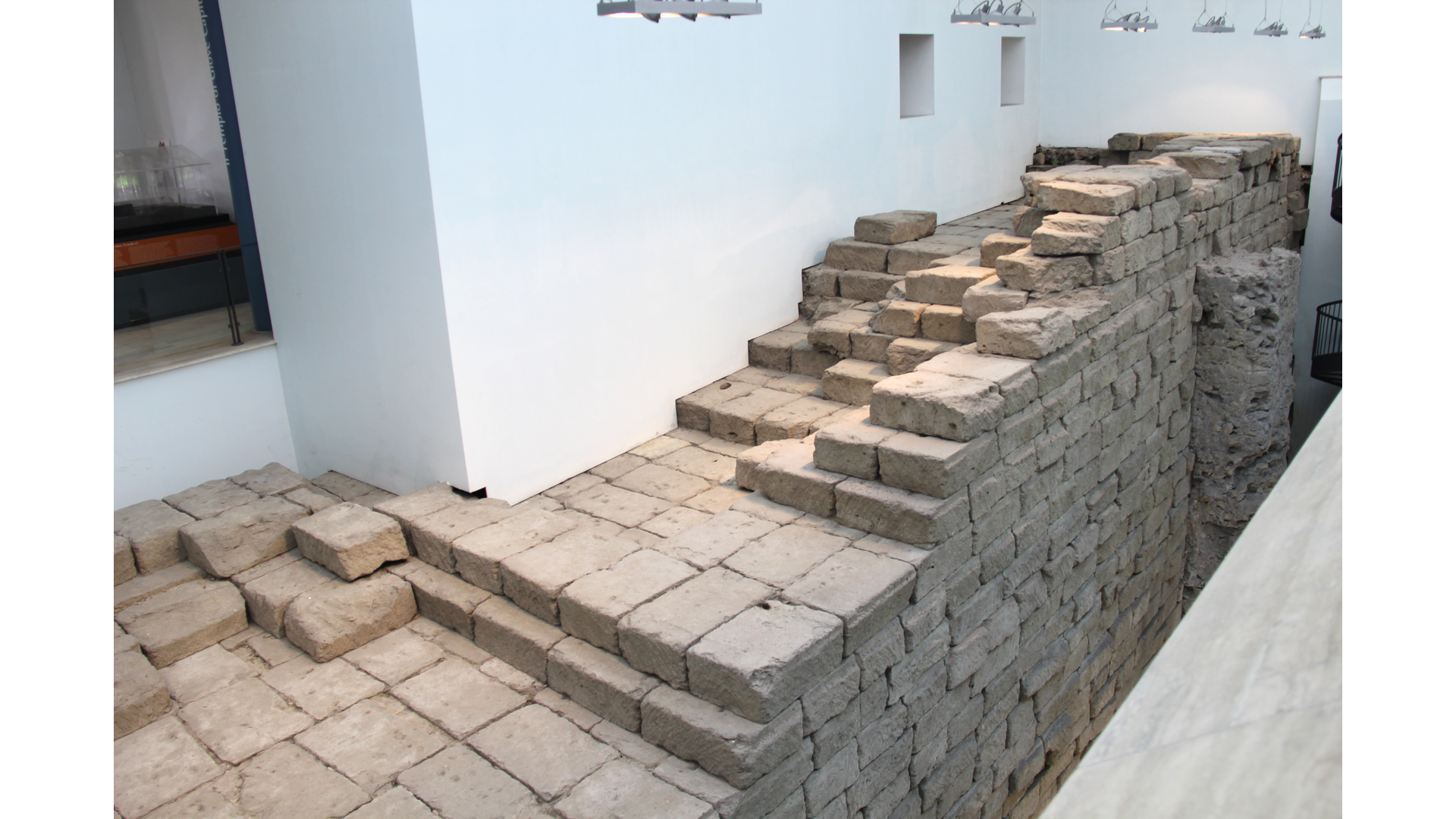 Temple de Jupiter Capitolin : Photo prise à Rome aujourd'hui. Fondations du temple de Jupiter Capitolin dans les musées du Capitole