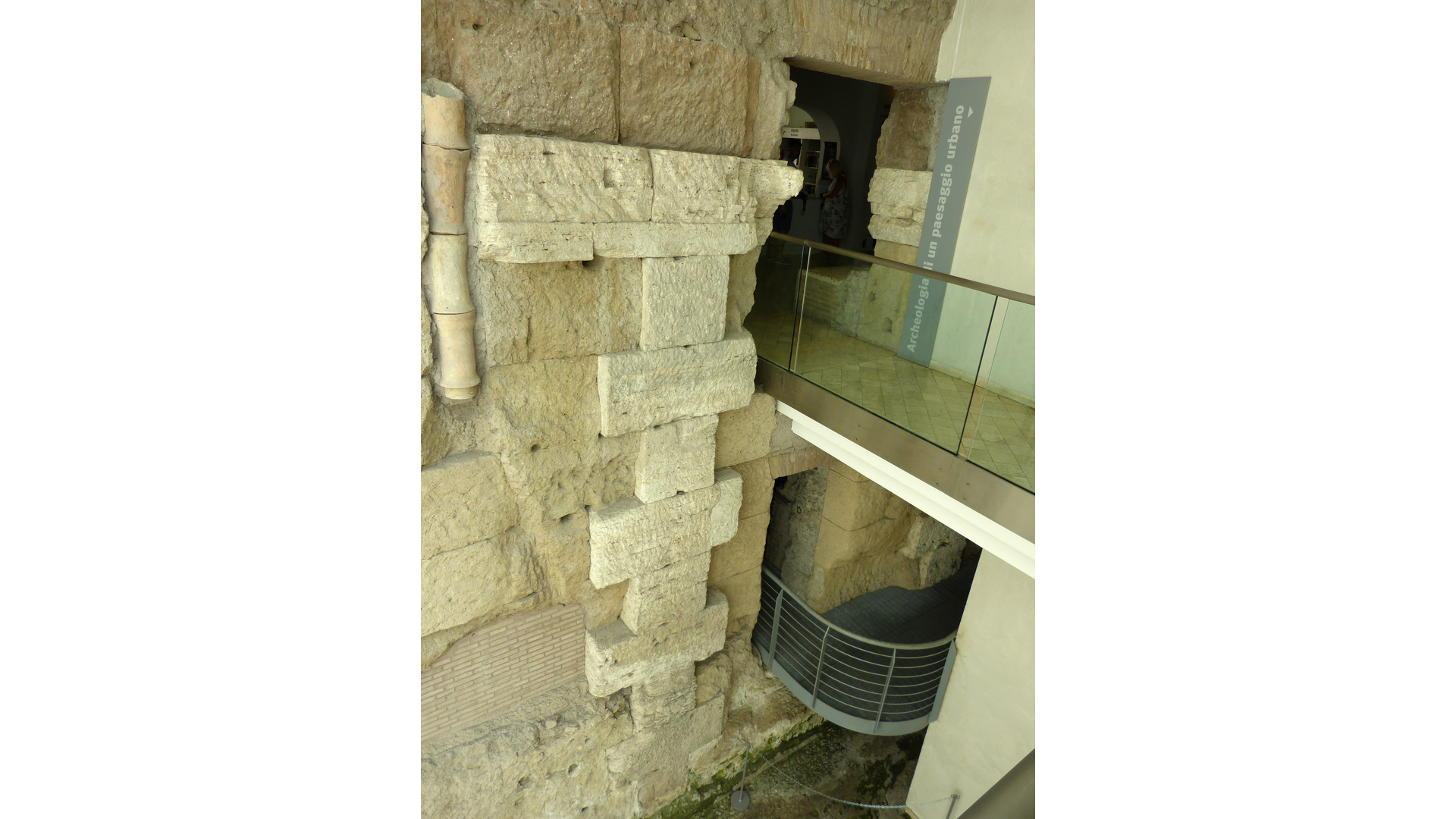 Théâtre de Balbus : Photo prise à Rome aujourd'hui.