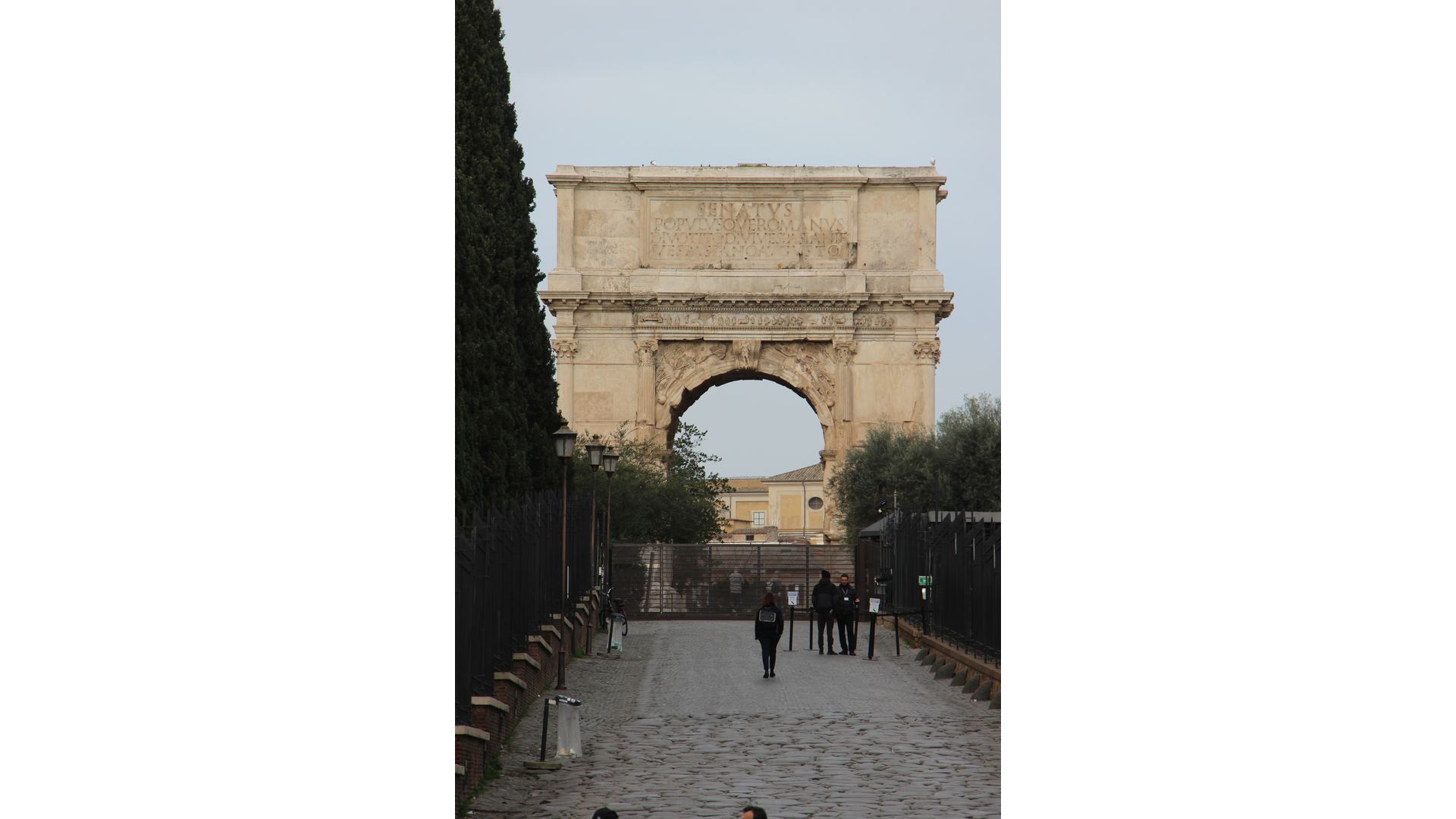 Arc de Titus : Photo prise à Rome aujourd'hui.