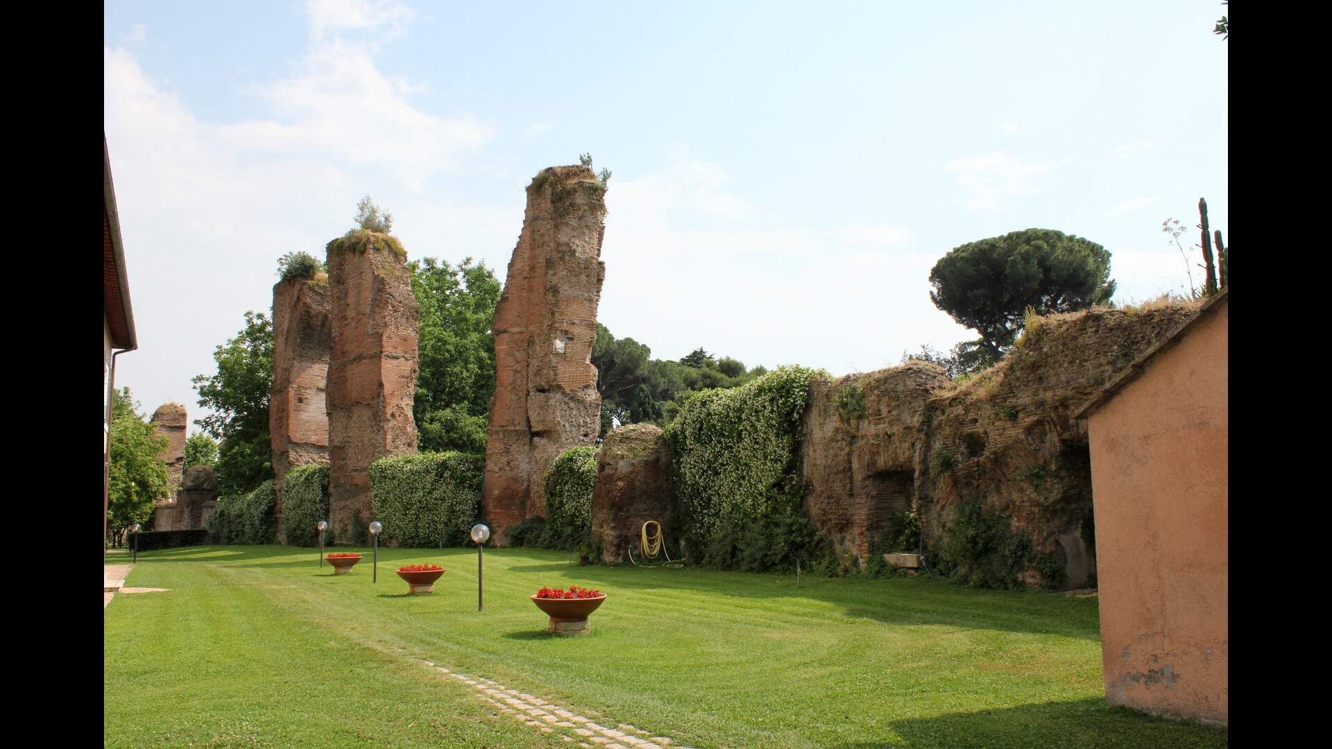 Aqua Claudia : Photo prise à Rome aujourd'hui.