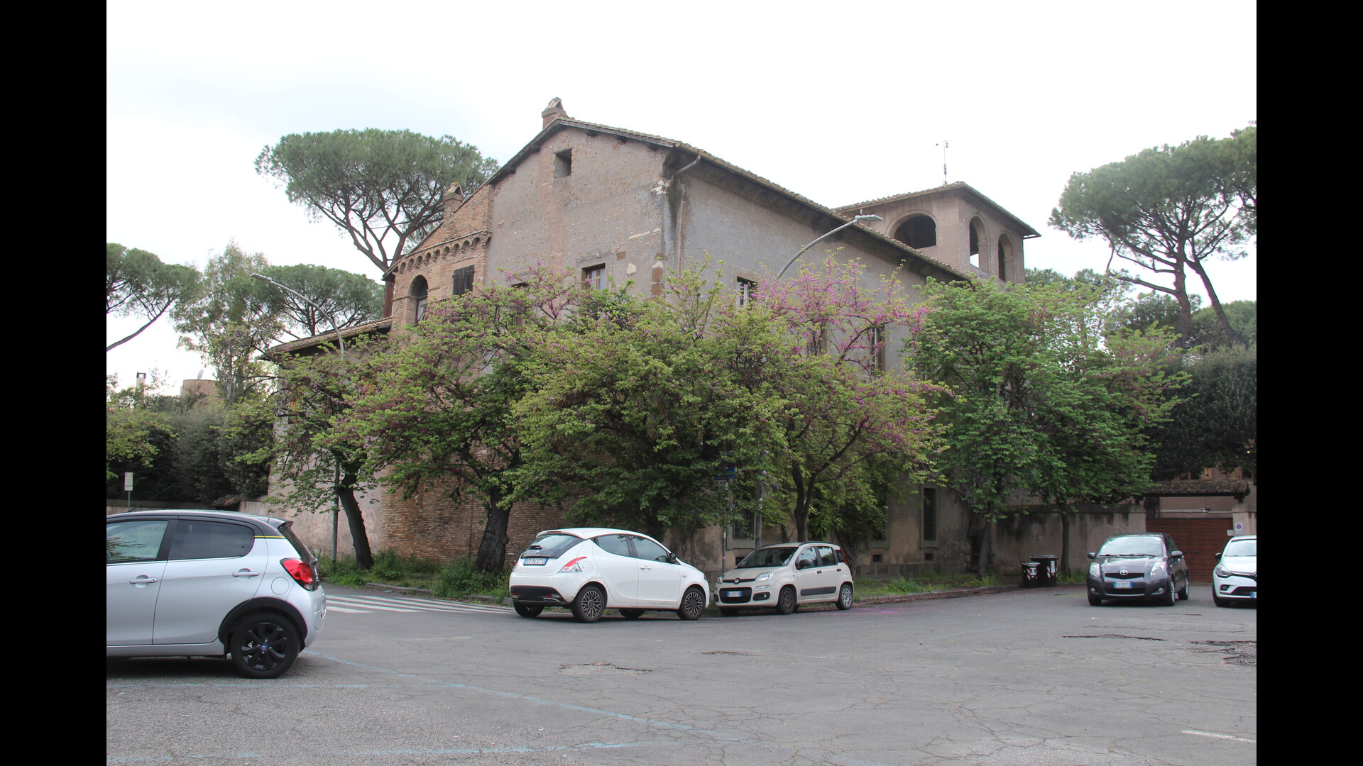 Thermes de Décius : Photo prise à Rome aujourd'hui. Emplacement des thermes de Decius sur l’Aventin