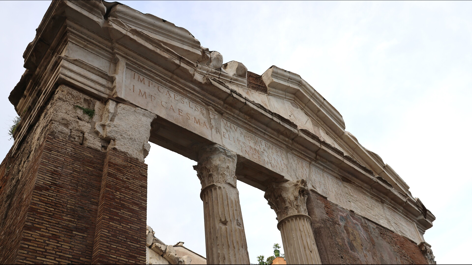 Portique d'Octavie : Photo prise à Rome aujourd'hui. Portique d’Octavie