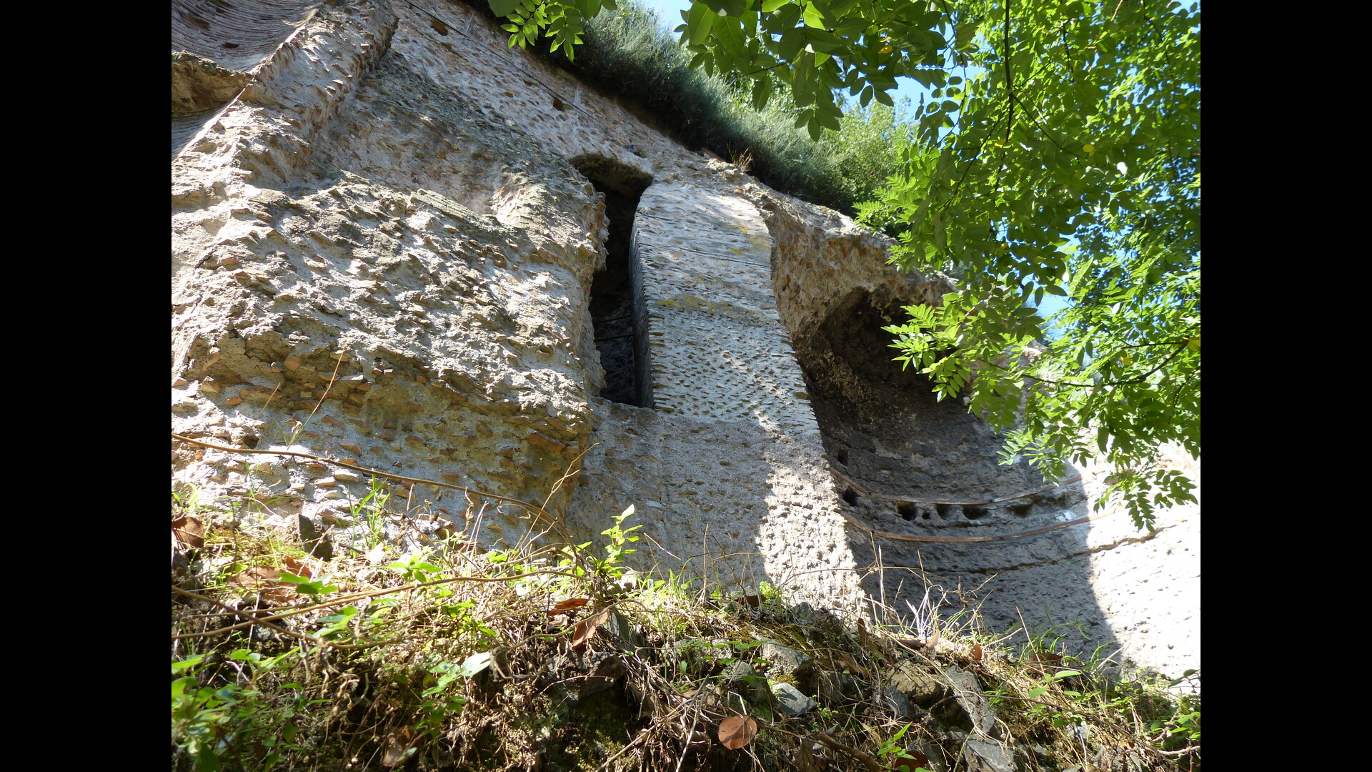 Nymphée de Néron : Photo prise à Rome aujourd'hui.