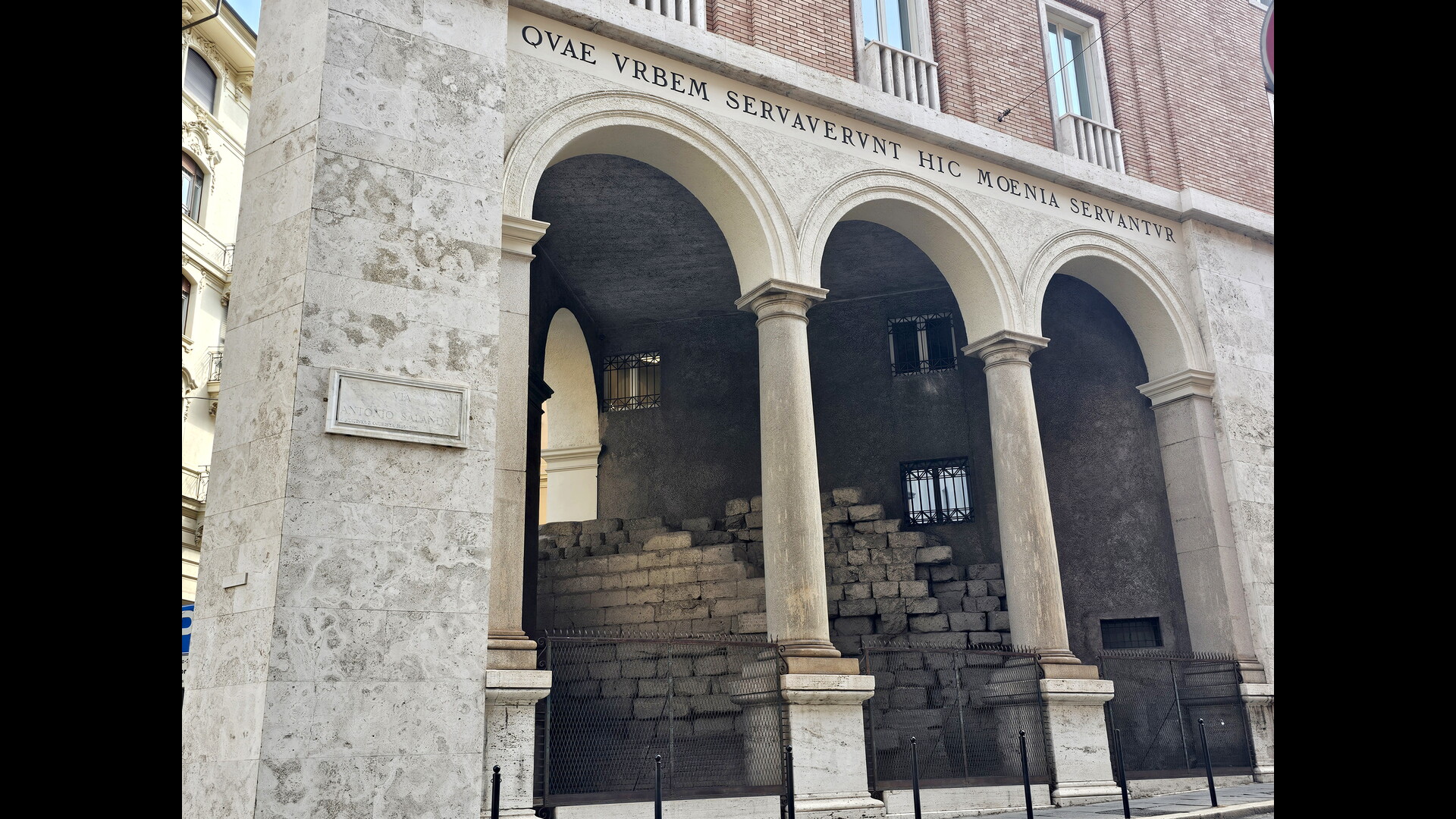 Muraille Servienne : Photo prise à Rome aujourd'hui. Muraille servienne Via Giosuè Carducci