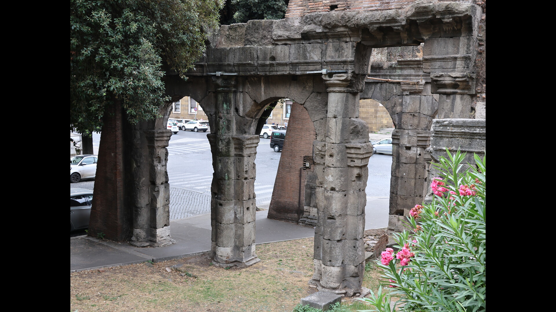 Porticus Triumphalis : Photo prise à Rome aujourd'hui. Porticus Triumphalis
