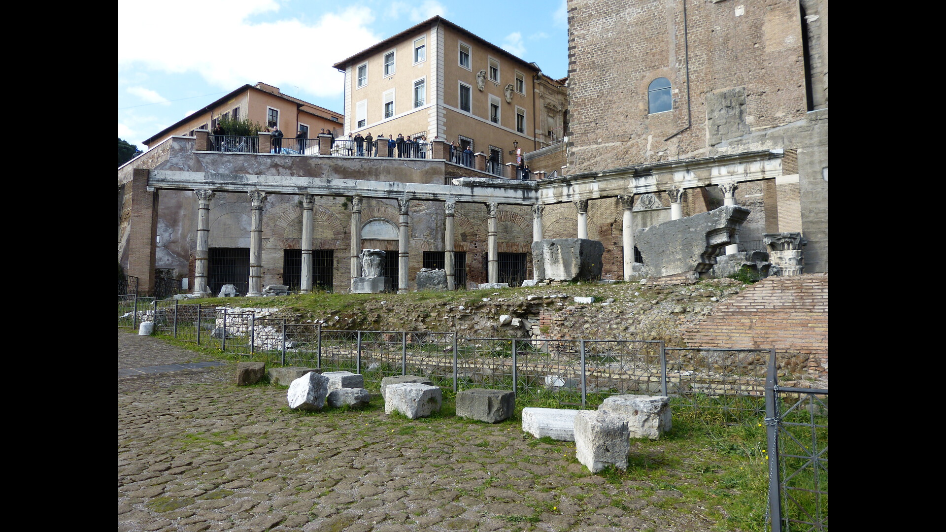 Portique des Dei Consentes : Photo prise à Rome aujourd'hui. Portique des Dei Consentes