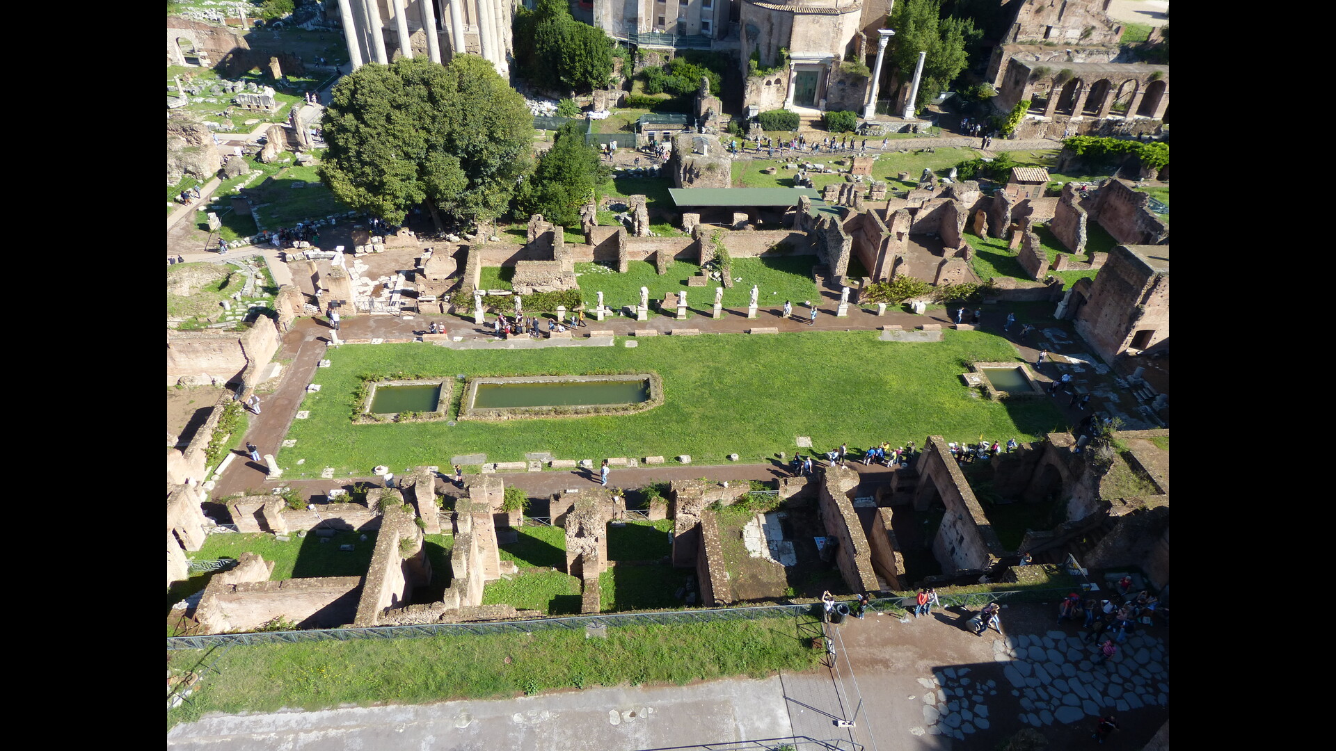 Maison des Vestales : Photo prise à Rome aujourd'hui.