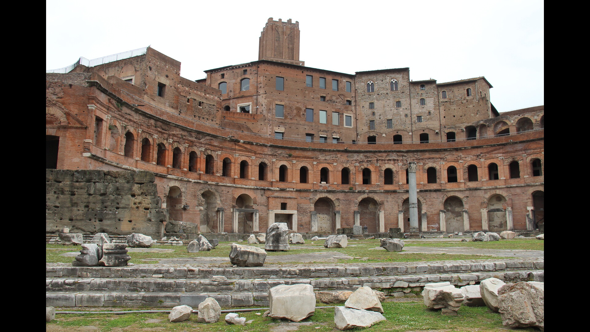 Forum de Trajan : Photo prise à Rome aujourd'hui. "Marchés" de Trajan