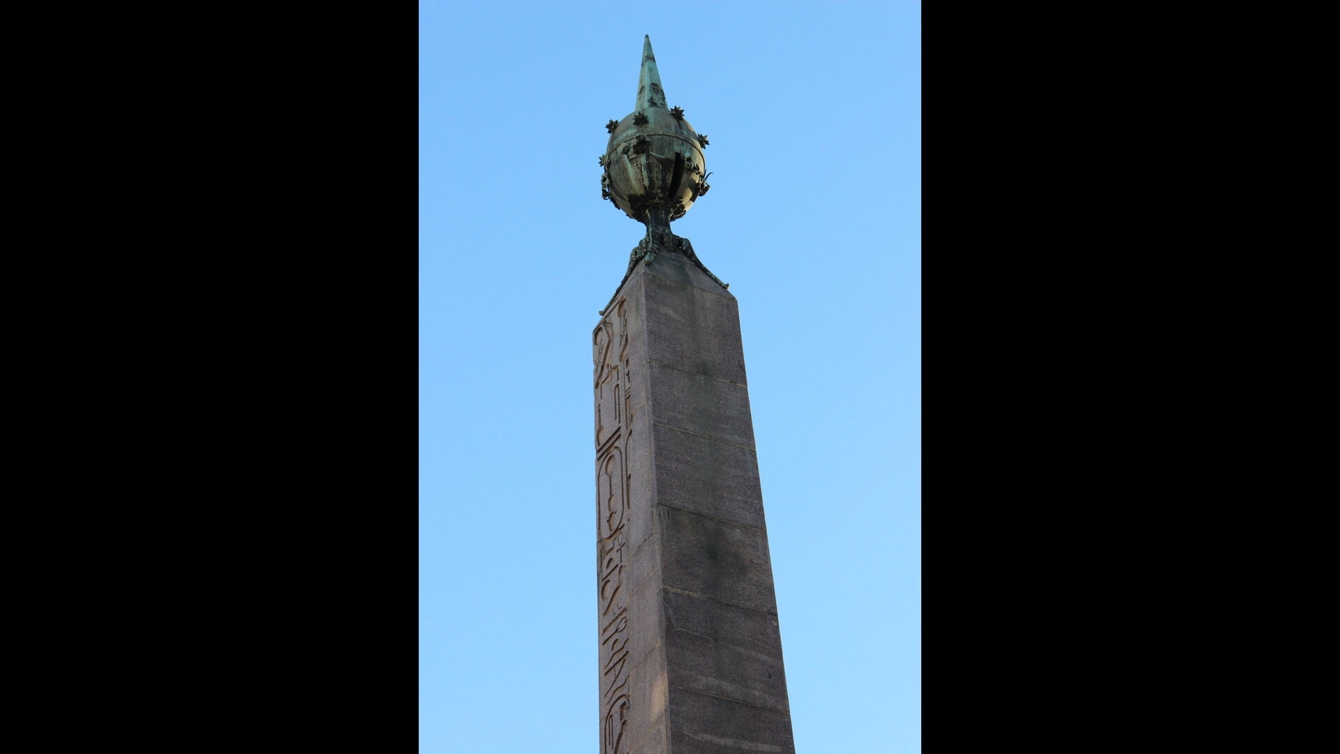 Horologium : Photo prise à Rome aujourd'hui. Obélisque d’Auguste sur le Monte Citorio qui servait de gnomon à l’horologium