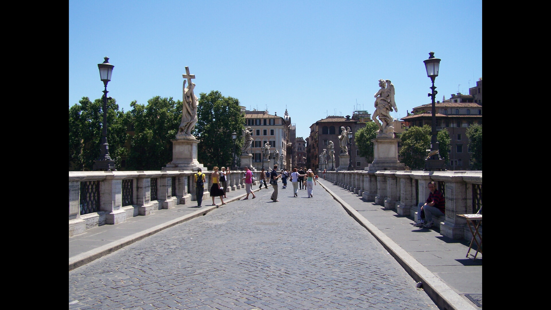 Pont Aelius : Photo prise à Rome aujourd'hui. Le pont Aelius devant le Mausolée d’Hadrien