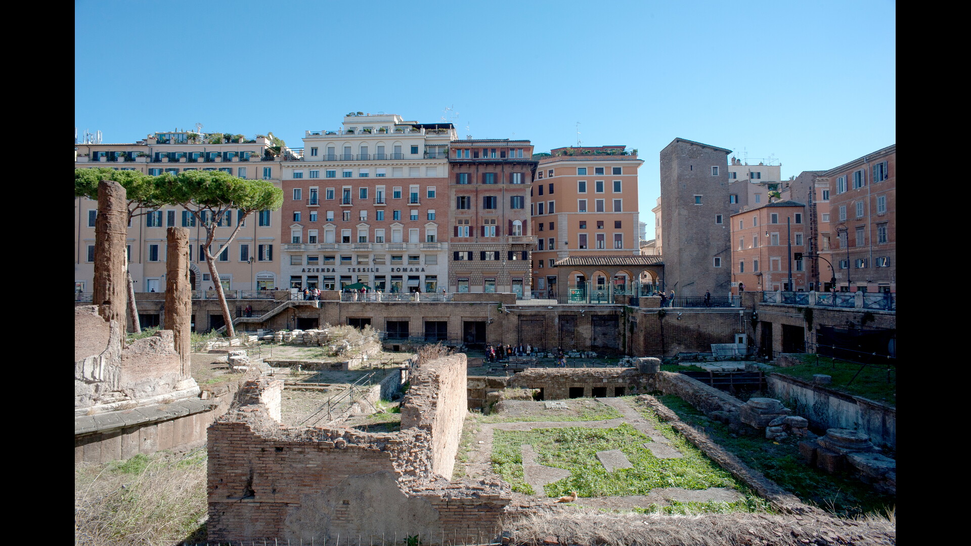 Temple C (Largo Argentina) : Photo prise à Rome aujourd'hui. Temple C sur l’aire sacrée du Largo Argentina